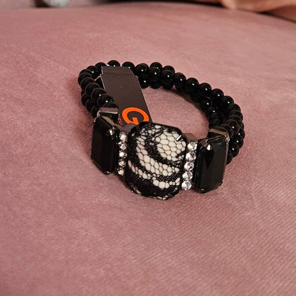 NWT! Beautiful G by Guess White Rhinestone Black Beaded Stretch Bracelet - Picture 3 of 7